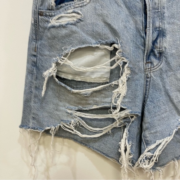 American Eagle 90’s Boyfriend Jean Shorts Button Fly Destroyed Womens 16 - Picture 3 of 8